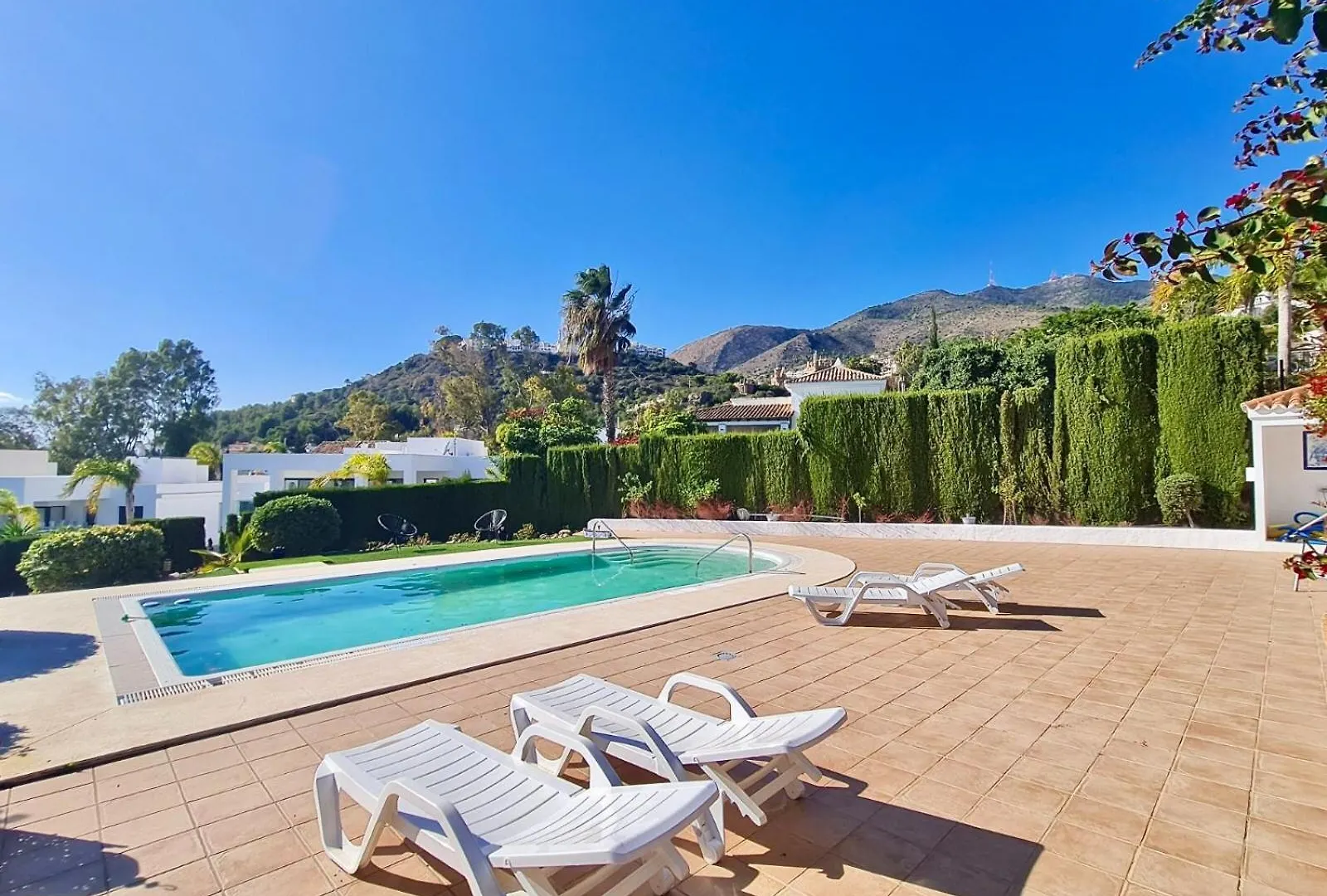 Villa La Vista - Family Friendly Private Pool, Bbq, Sauna Бенальмадена